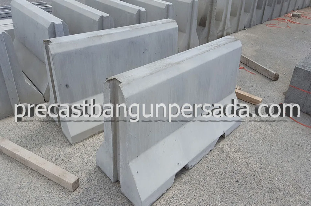 road barrier beton atau disebut juga pembatas jaan betotn